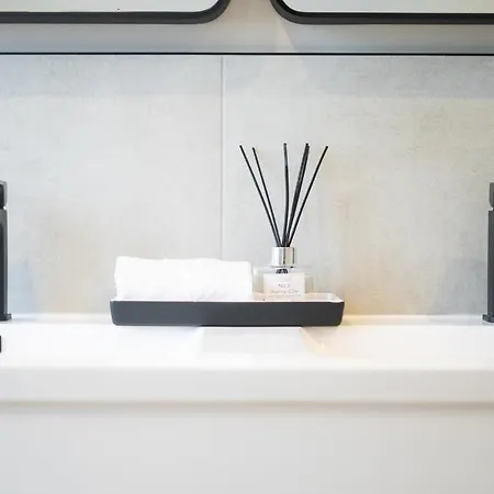 Velvet - 10 Park Square East Daire *