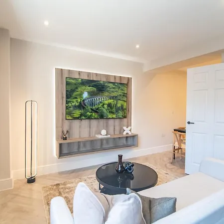 Velvet - 10 Park Square East Daire *