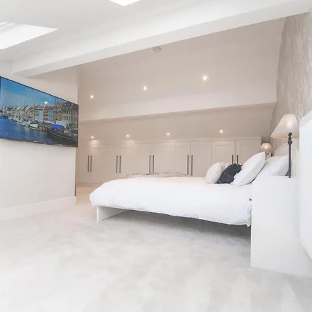 Velvet - 10 Park Square East Daire *
