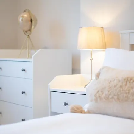 Velvet - 10 Park Square East Daire