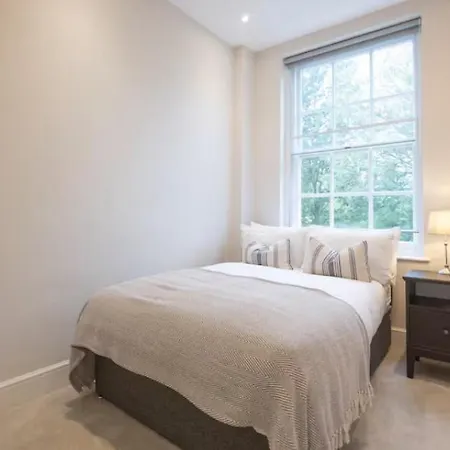 Velvet - 10 Park Square East Daire *