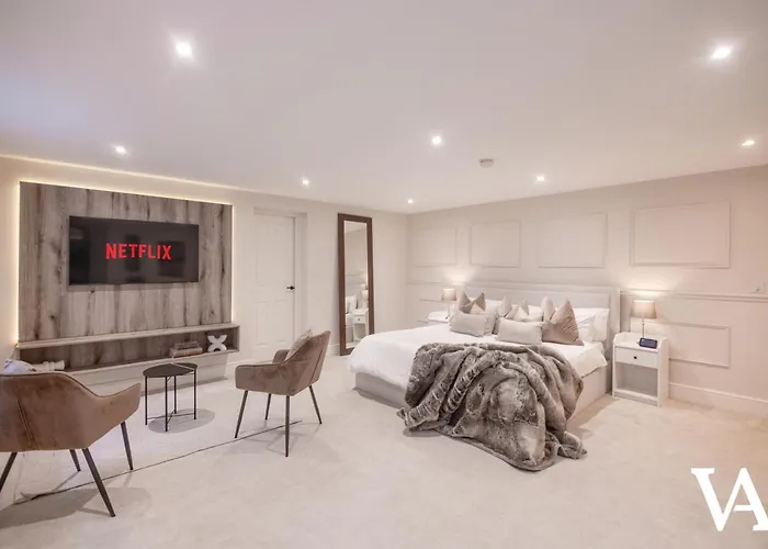 Velvet - 10 Park Square East Apartment *